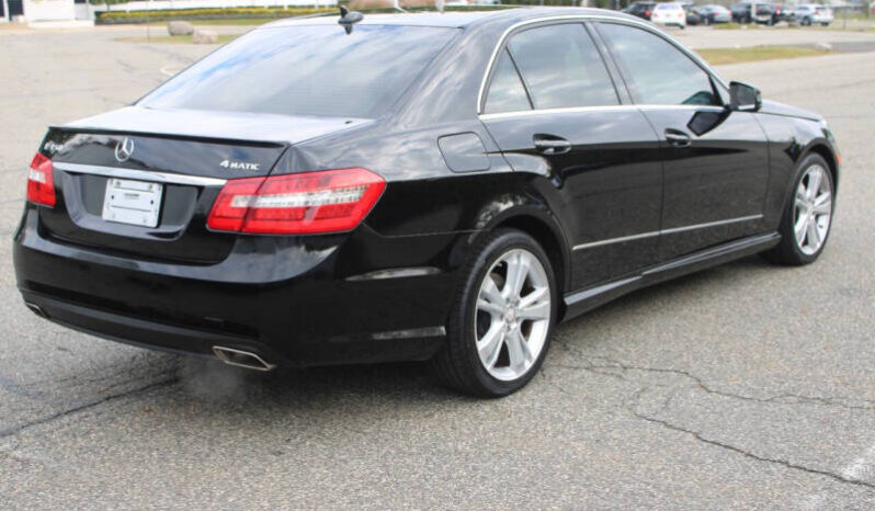
								2012 Mercedes-Benz E-Class E 350 Luxury 4MATIC 4dr Sedan full									