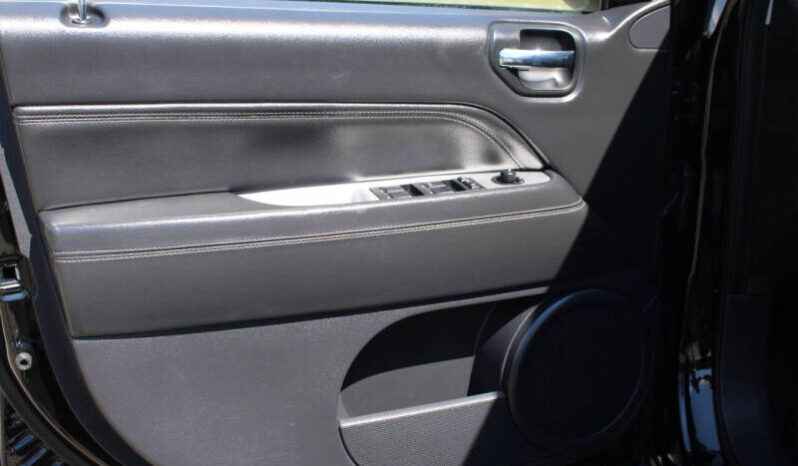 
								2017 Jeep Compass Latitude4×4 Latitude 4dr SUV full									