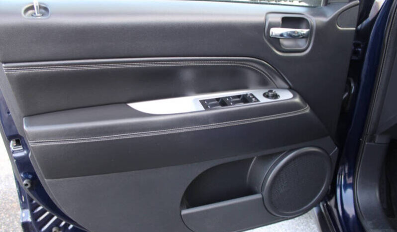 
								2016 Jeep Compass Latitude4×4 Latitude 4dr SUV full									