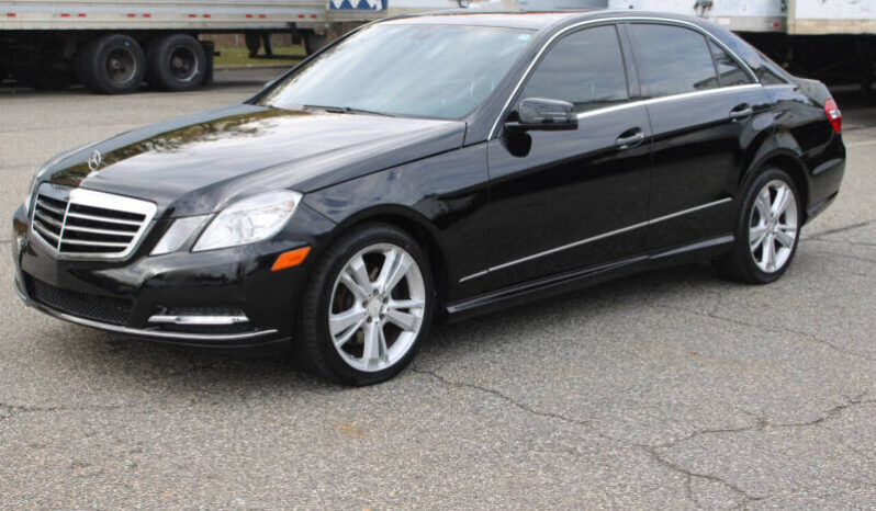 
								2012 Mercedes-Benz E-Class E 350 Luxury 4MATIC 4dr Sedan full									