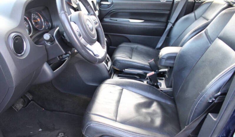 
								2016 Jeep Compass Latitude4×4 Latitude 4dr SUV full									