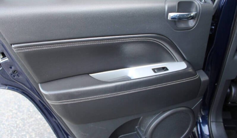 
								2016 Jeep Compass Latitude4×4 Latitude 4dr SUV full									