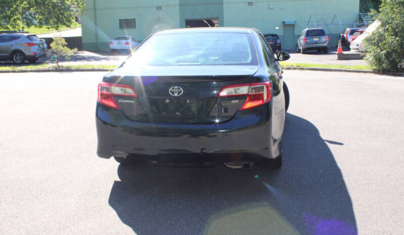 
								2014 Toyota Camry SE 4dr Sedan full									