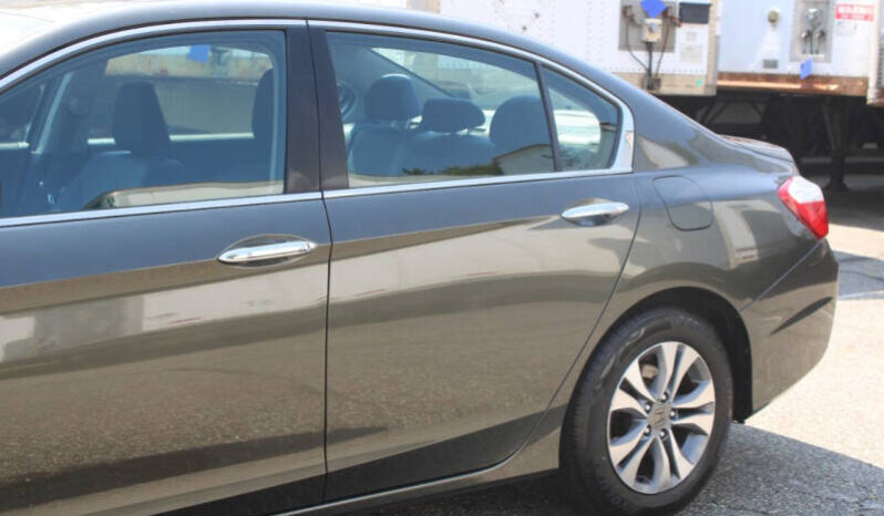 
								2015 Honda Accord LX 4dr Sedan full									