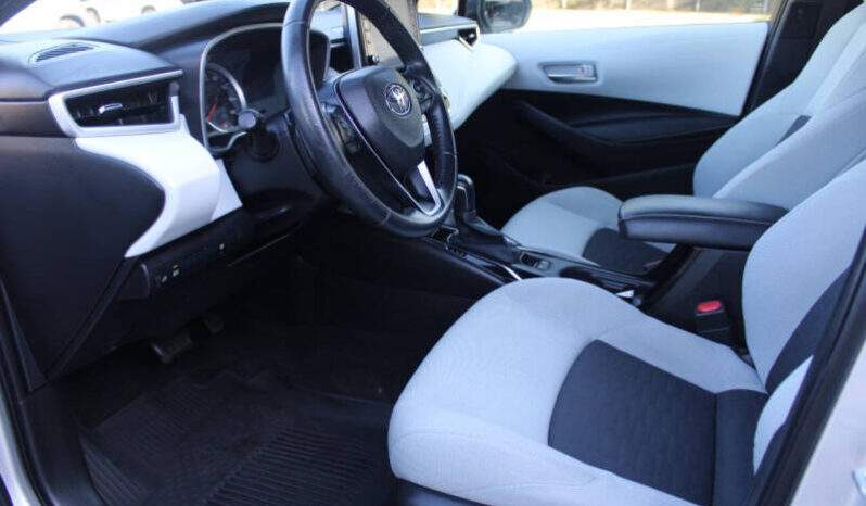 
								2020 Toyota Corolla Hatchback SE 4dr Hatchback full									