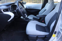 
										2020 Toyota Corolla Hatchback SE 4dr Hatchback full									