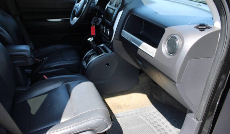 
								2017 Jeep Compass Latitude4×4 Latitude 4dr SUV full									