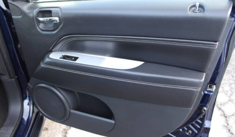 
								2016 Jeep Compass Latitude4×4 Latitude 4dr SUV full									