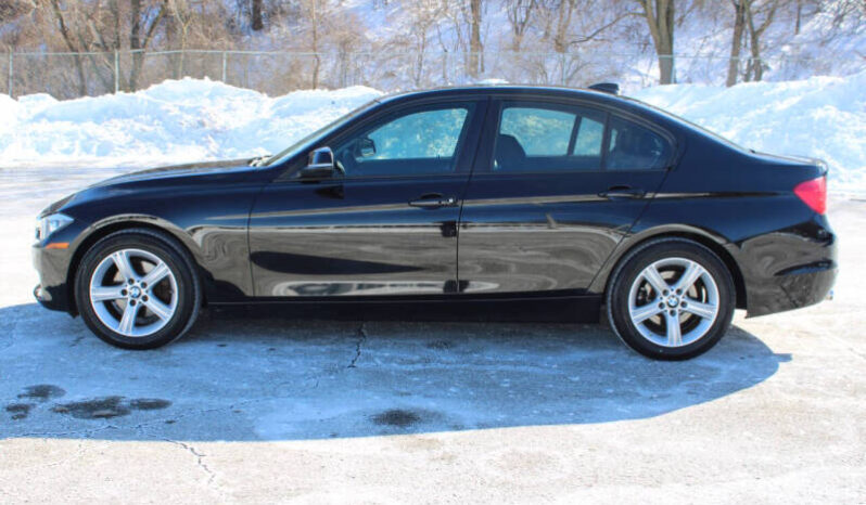 
								2013 BMW 3 Series 328i xDrive 4dr Sedan full									