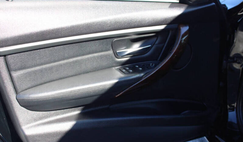 
								2013 BMW 3 Series 328i xDrive 4dr Sedan full									