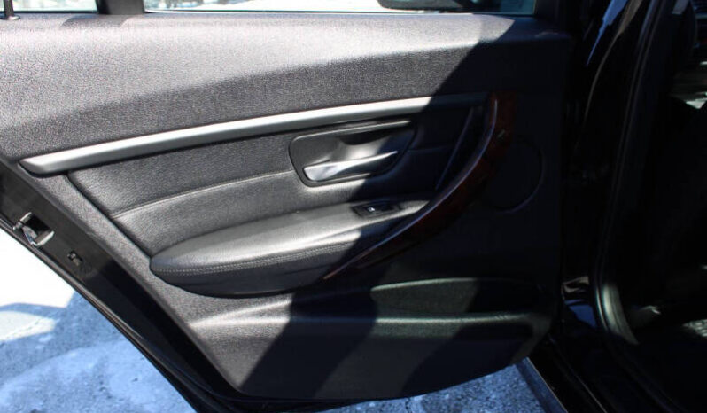 
								2013 BMW 3 Series 328i xDrive 4dr Sedan full									