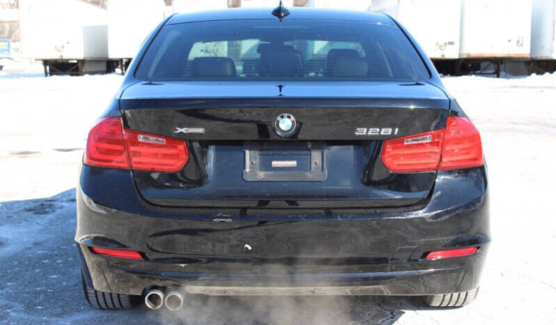 
								2013 BMW 3 Series 328i xDrive 4dr Sedan full									