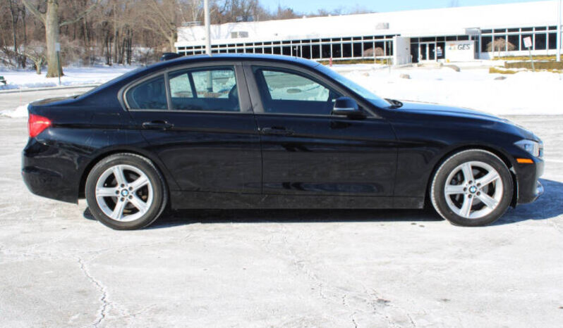 
								2013 BMW 3 Series 328i xDrive 4dr Sedan full									
