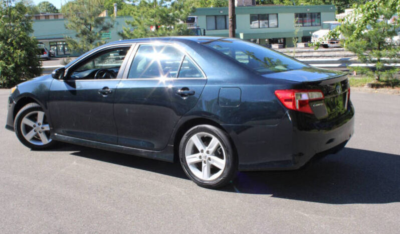 
								2014 Toyota Camry SE 4dr Sedan full									