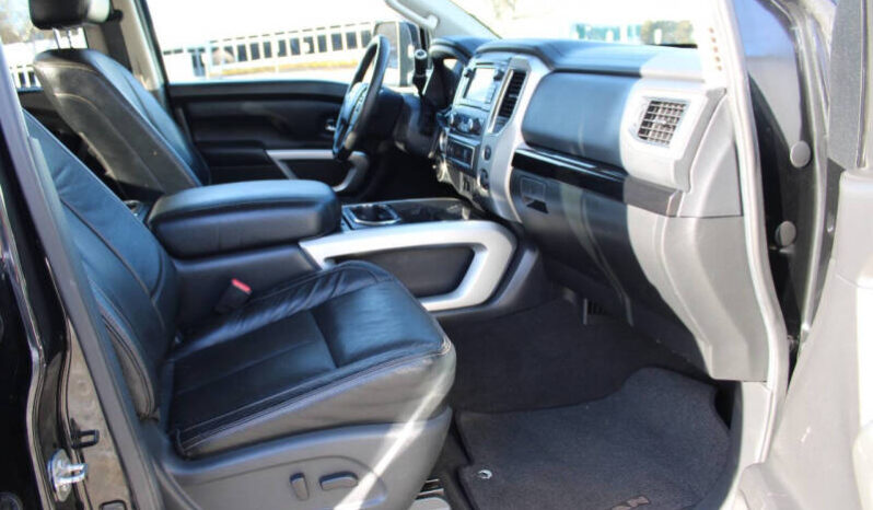 
								2017 Nissan Titan SV 4×4 SV 4dr Crew Cab full									