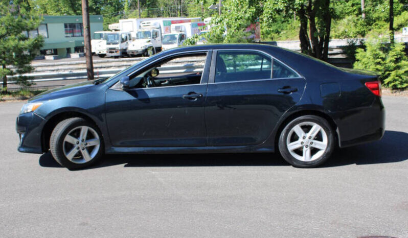 
								2014 Toyota Camry SE 4dr Sedan full									