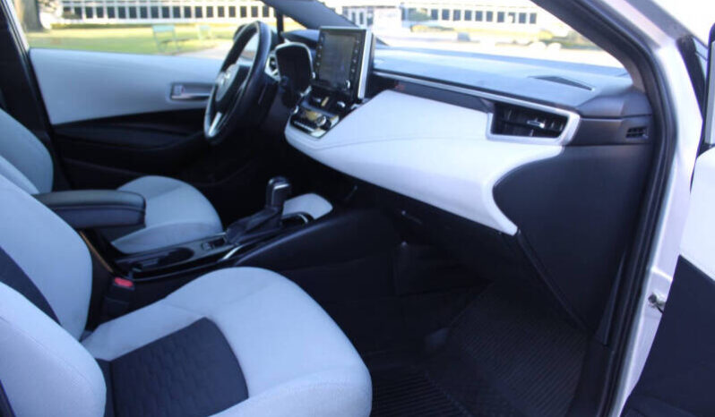 
								2020 Toyota Corolla Hatchback SE 4dr Hatchback full									