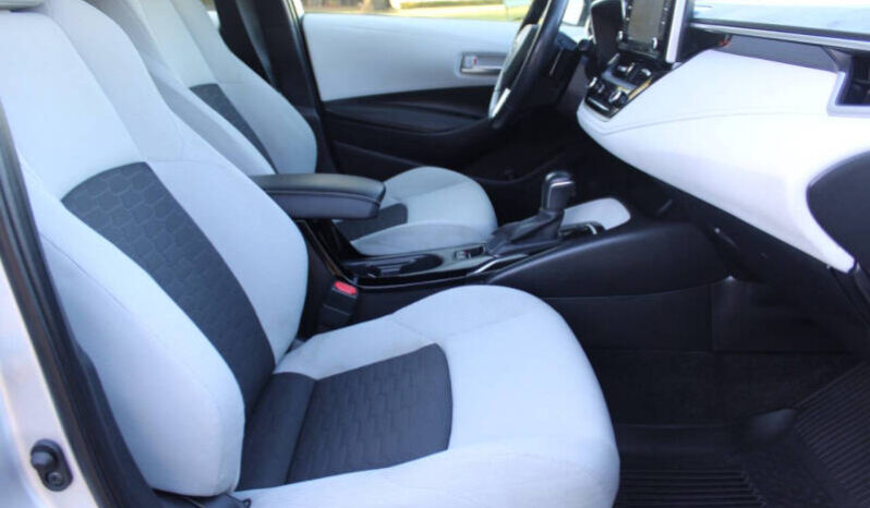 
								2020 Toyota Corolla Hatchback SE 4dr Hatchback full									