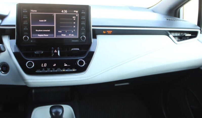 
								2020 Toyota Corolla Hatchback SE 4dr Hatchback full									