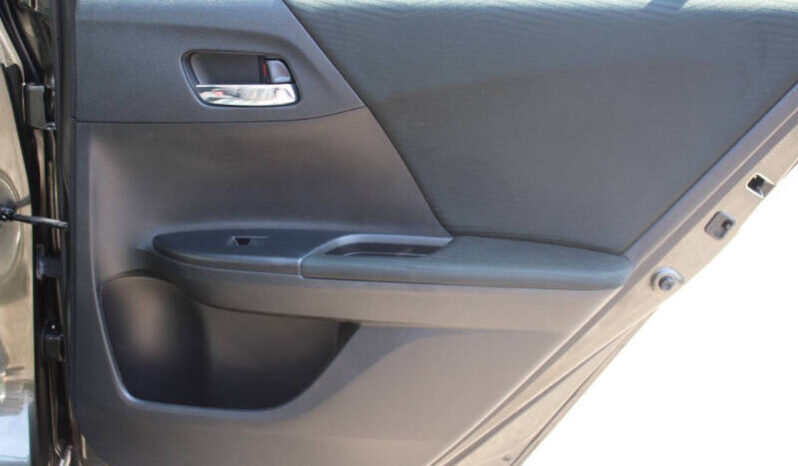 
								2015 Honda Accord LX 4dr Sedan full									