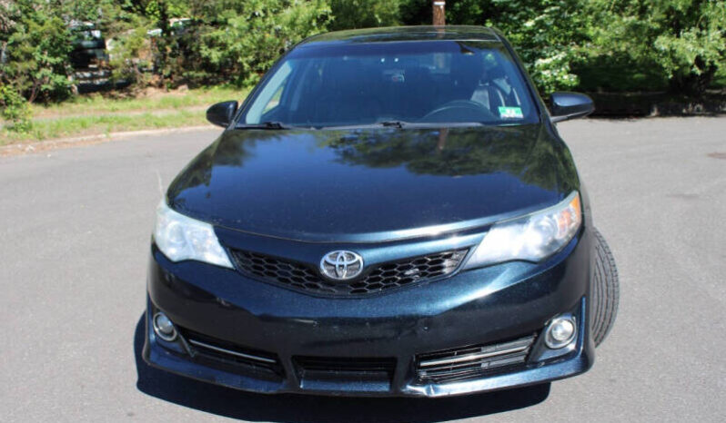 
								2014 Toyota Camry SE 4dr Sedan full									