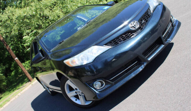 
								2014 Toyota Camry SE 4dr Sedan full									