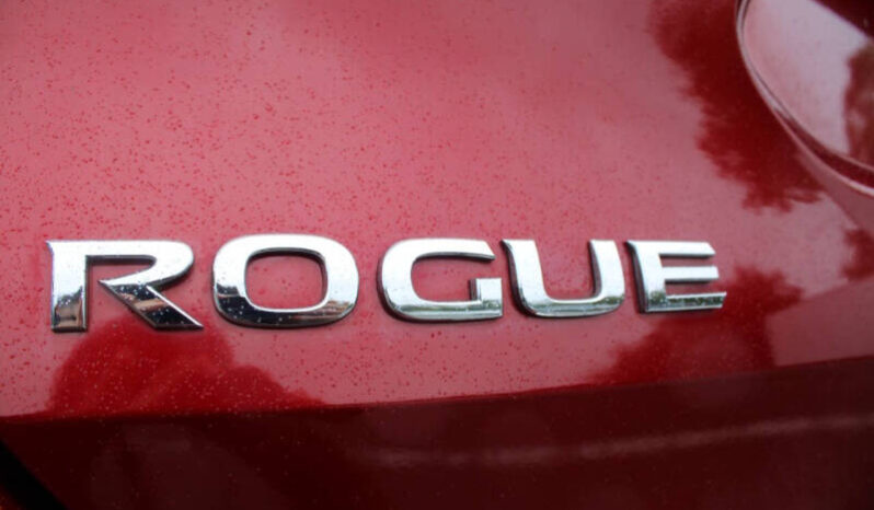 
								2018 Nissan Rogue SV AWD SV 4dr Crossover full									