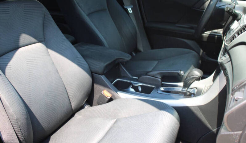 
								2015 Honda Accord LX 4dr Sedan full									