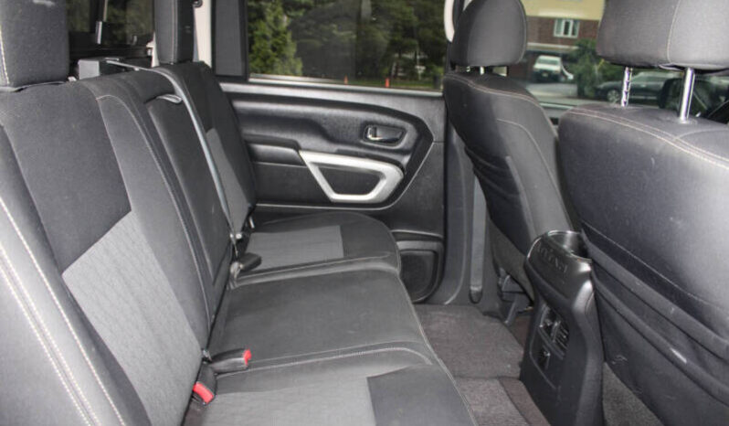 
								2018 Nissan Titan SV 4×4 SV 4dr Crew Cab full									