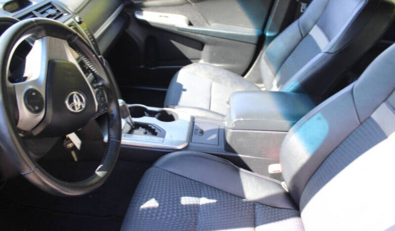 
								2014 Toyota Camry SE 4dr Sedan full									