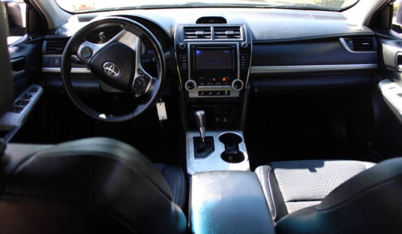 
								2014 Toyota Camry SE 4dr Sedan full									