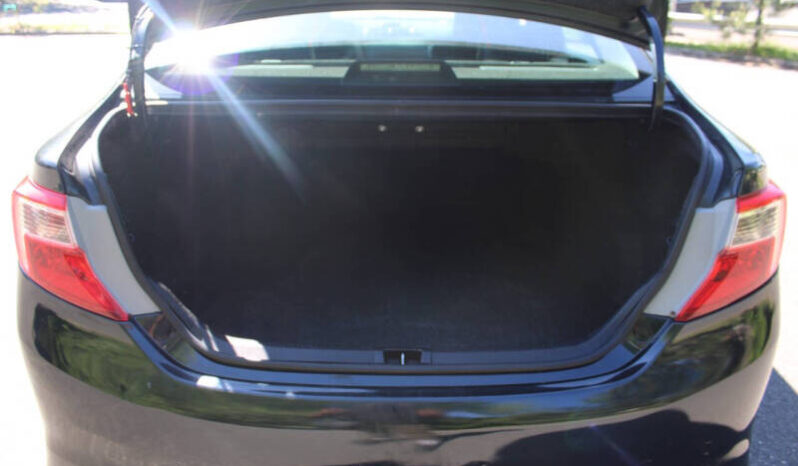 
								2014 Toyota Camry SE 4dr Sedan full									