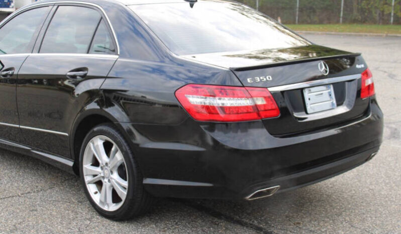 
								2012 Mercedes-Benz E-Class E 350 Luxury 4MATIC 4dr Sedan full									