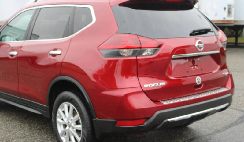 
								2018 Nissan Rogue SV AWD SV 4dr Crossover full									
