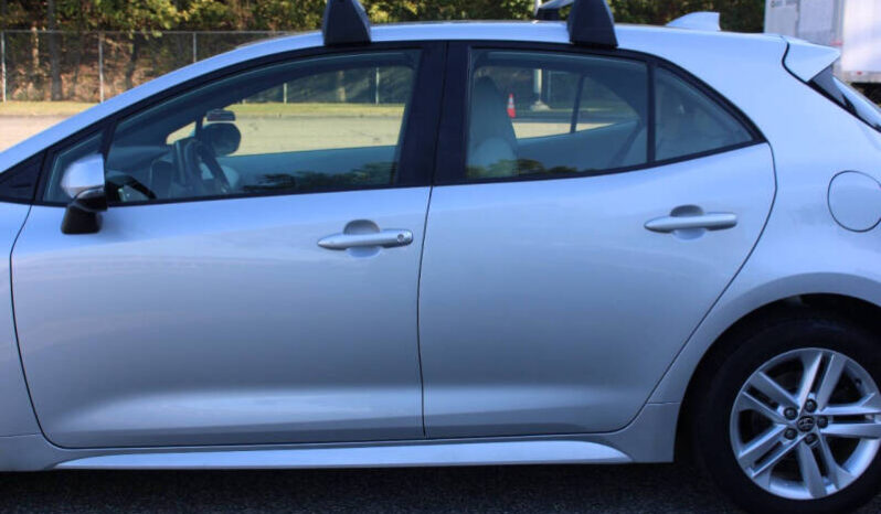 
								2020 Toyota Corolla Hatchback SE 4dr Hatchback full									