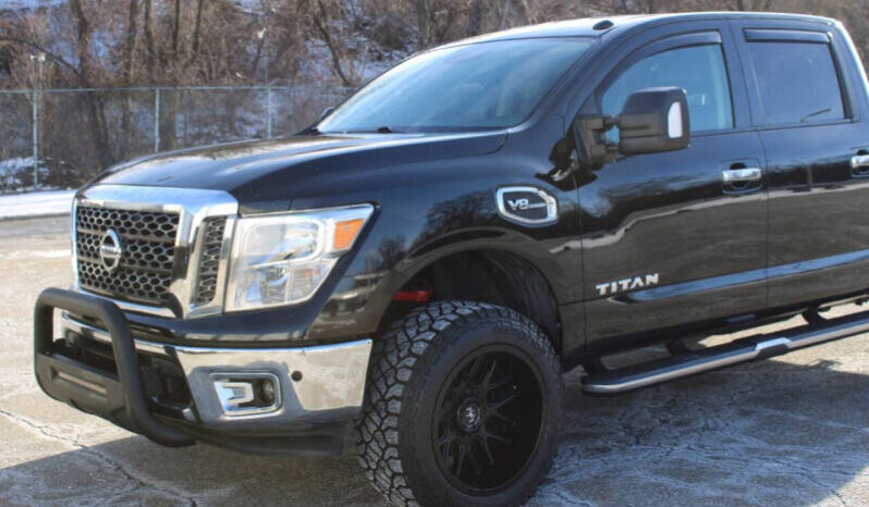 
								2017 Nissan Titan SV 4×4 SV 4dr Crew Cab full									